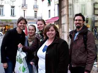 French students bring food and encouragement to the homeless (sidebar photo)