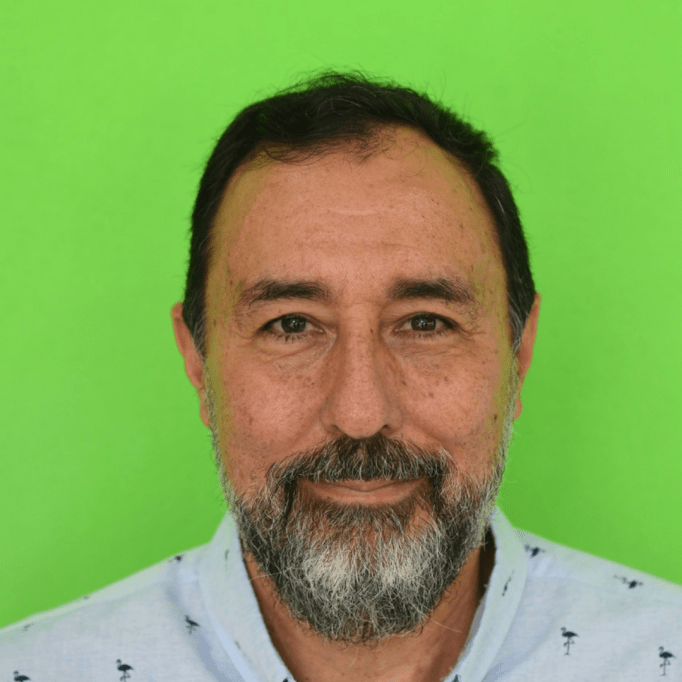 Carlos-Abarca-1.png.pagespeed.ce.aRYOp37Q-d