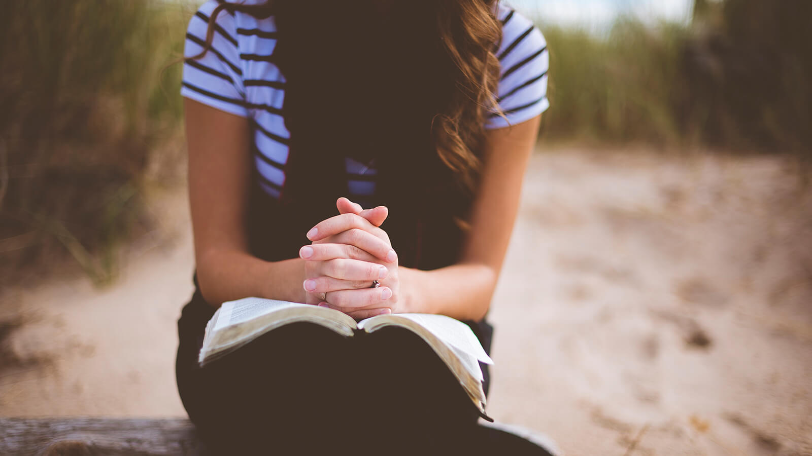 Prayer Guide: How to Pray for Our Country's Leaders | Cru