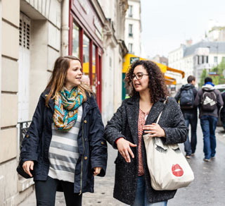 Paris girl’s discovery: God is not taboo (side photo 2)