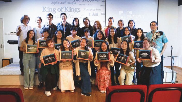 The Creative's Journey cohort, mentors and Crea staff