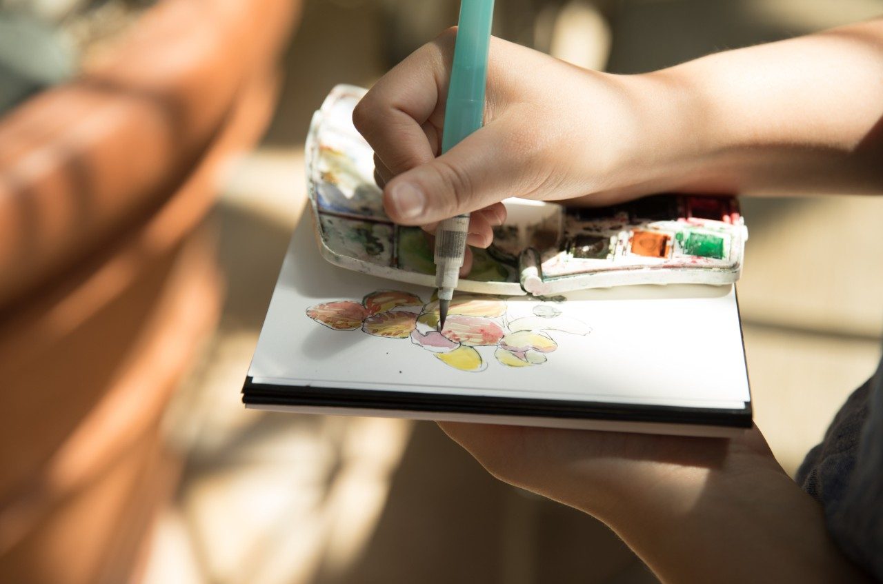 artist sketching