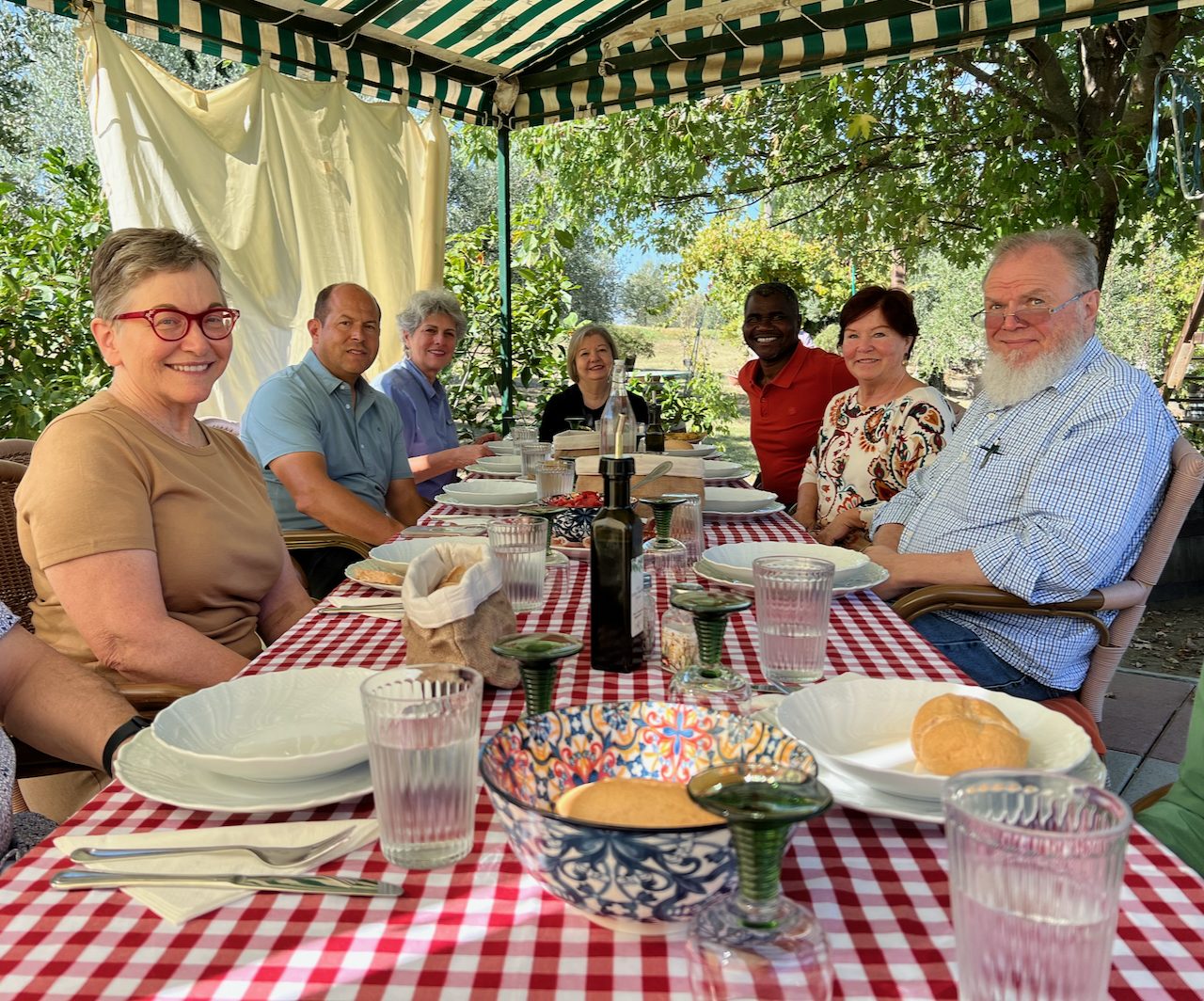 Lunch in Tuscan countryside